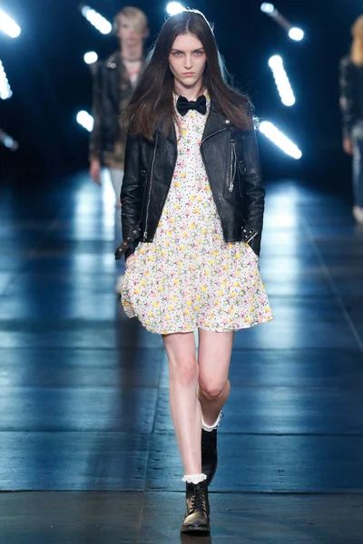 Look 29